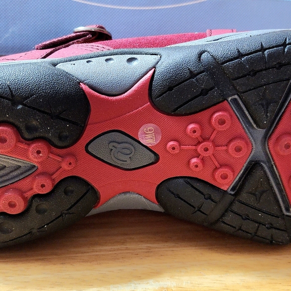 Easy Spirit Clogs - Picture 5 of 6